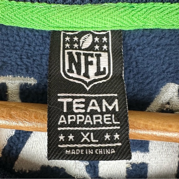 NFL Seattle Seahawks Waffle Fleece Lined Embroidered Full Zip Jacket NWT - Picture 8 of 11